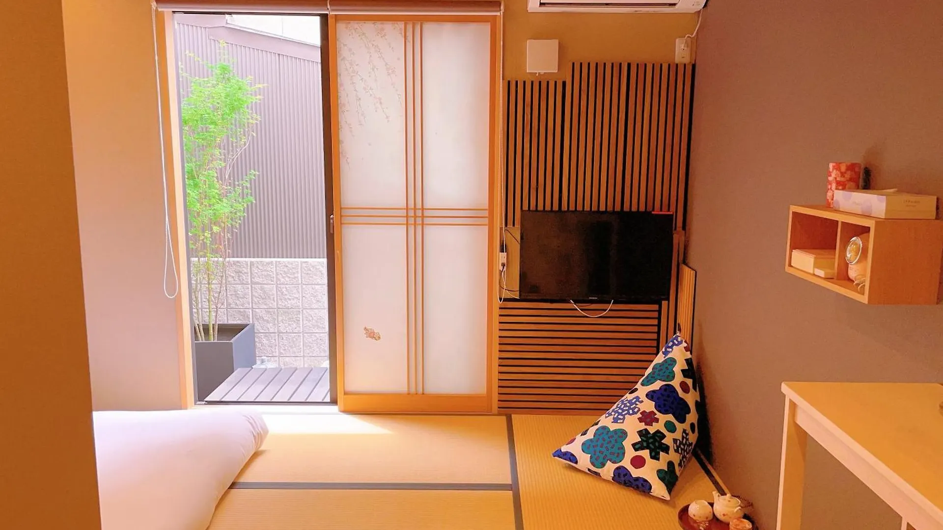 Suikakan Heianjingumae 酔花間 Kyoto Guest house